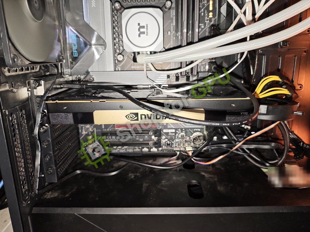 รูปสินค้าจริงจากร้าน Shop for GPU — การ์ด V100 ใช้งานจริงในเคส PC พร้อมพัดลม